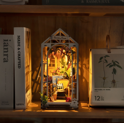 Rolife Book Nook Shelf Insert - Holiday Garden House - Image 4